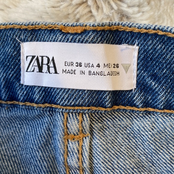 Zara Denim Shorts - Picture 3 of 3